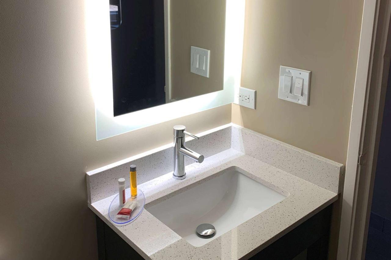 Super 8 By Wyndham Joliet Ξενοδοχείο Εξωτερικό φωτογραφία