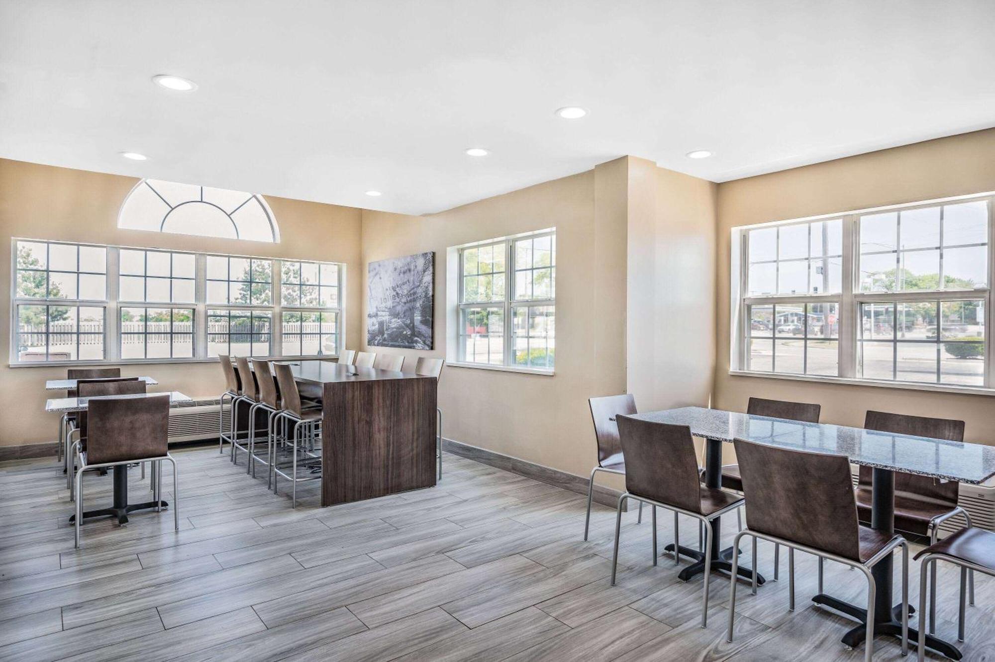Super 8 By Wyndham Joliet Ξενοδοχείο Εξωτερικό φωτογραφία