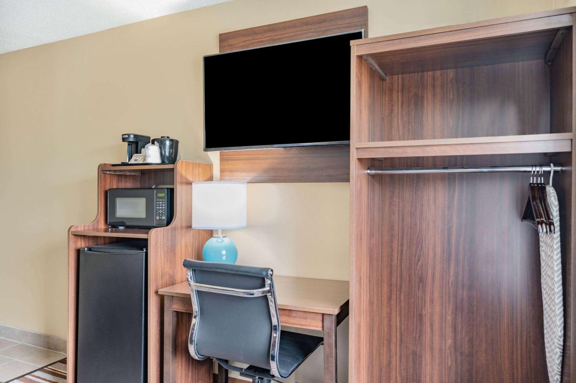 Super 8 By Wyndham Joliet Ξενοδοχείο Εξωτερικό φωτογραφία